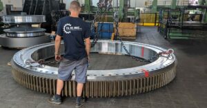 Remanufacture a Slewing ring bearings